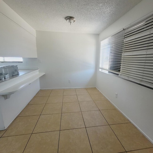 Photo - 4424 N 53rd Ln Unit Apt 4