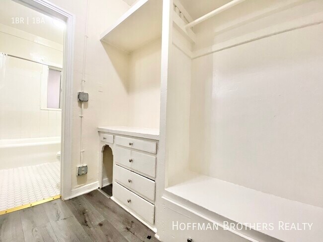 Photo - 425 S Grand View St Unidad 5502