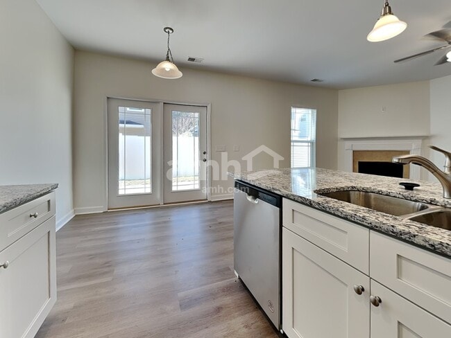 Photo - 105 Summer Hill Ct
