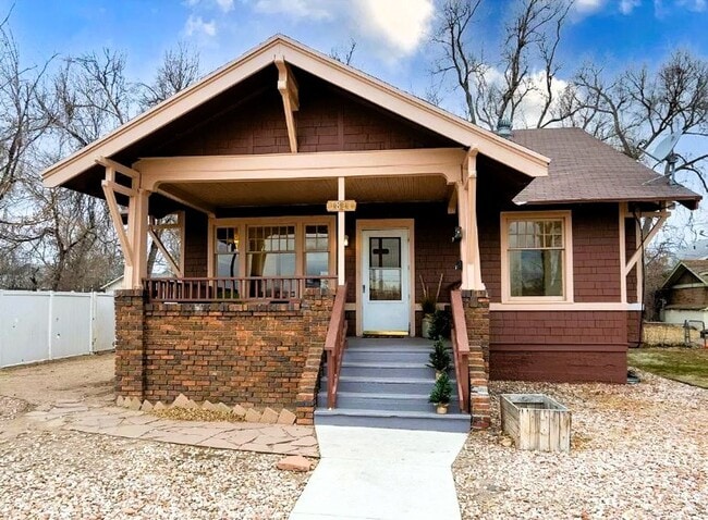 Building Photo - The Bungalow Unit Lower Level
