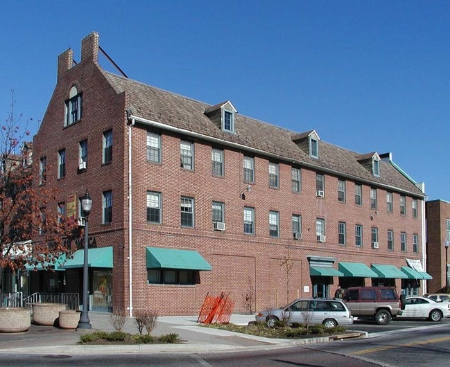 Photo - Dundalk Village