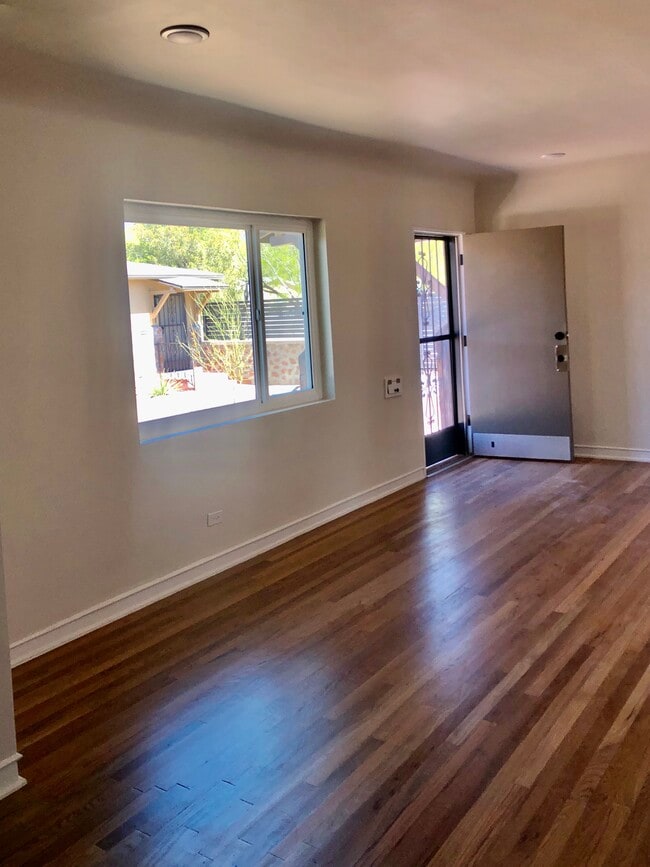 Photo - 310 E Baltimore Dr Unit #1