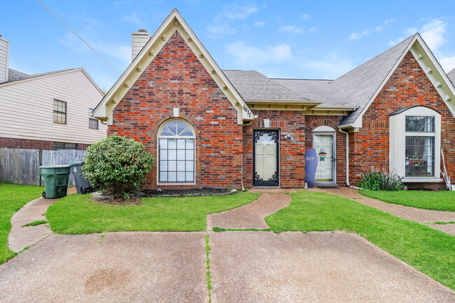 Building Photo - 1611 Oaken Bucket Dr