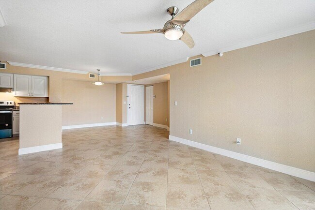 Photo - 135 Yacht Club Way Unit 206