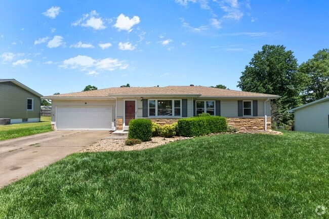 Building Photo - Charming House in Cape Girardeau