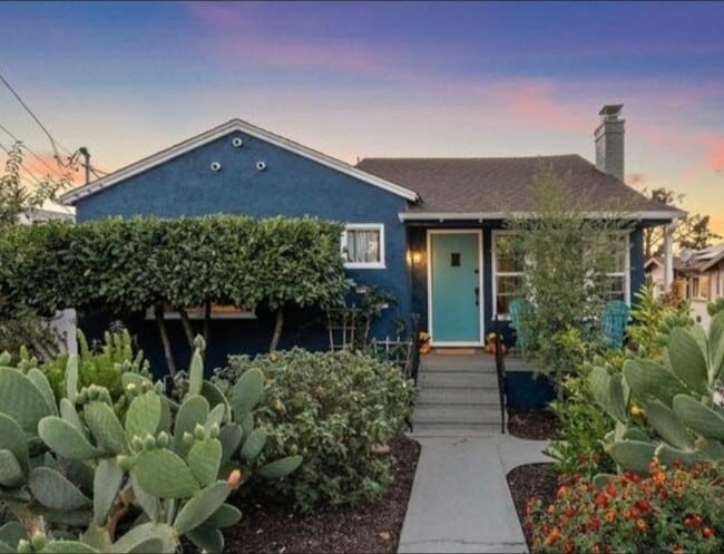 Building Photo - 9333 Lawlor St