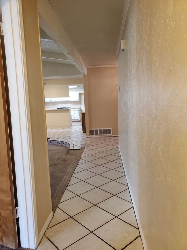 Photo - 4200 Pyracantha Dr