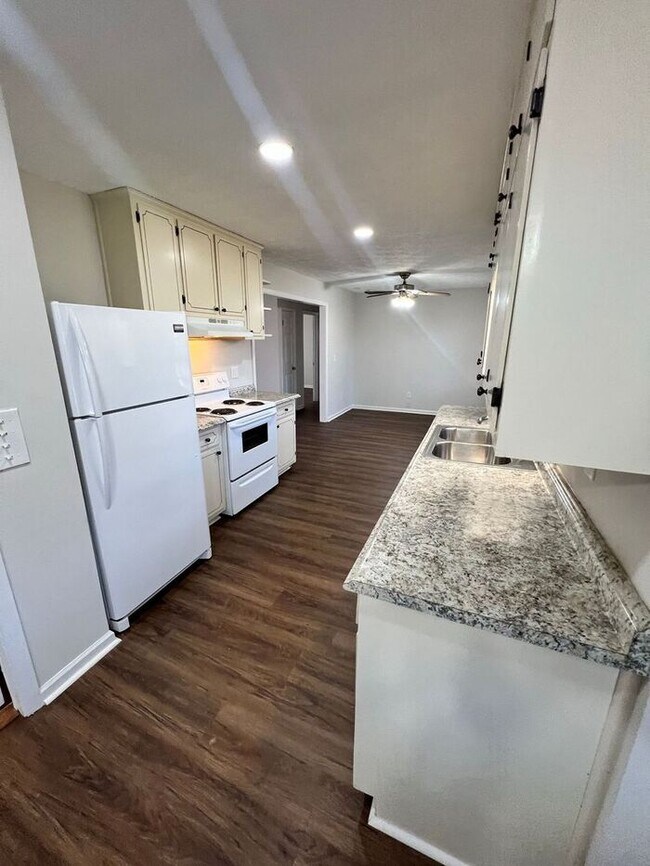 Photo - Available now!!! 3 bedroom 2 bath in Lilburn