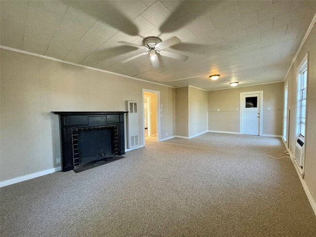 Photo - 326 Circle Way St