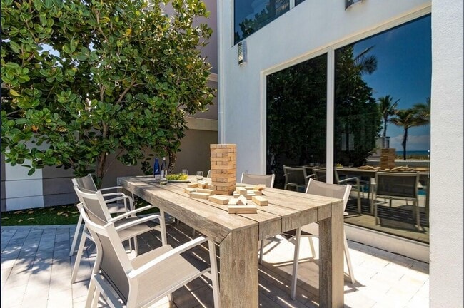 Photo - 3350 NE 14th Ct