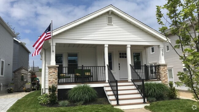 Building Photo - 320 15th Ave Unit Front House