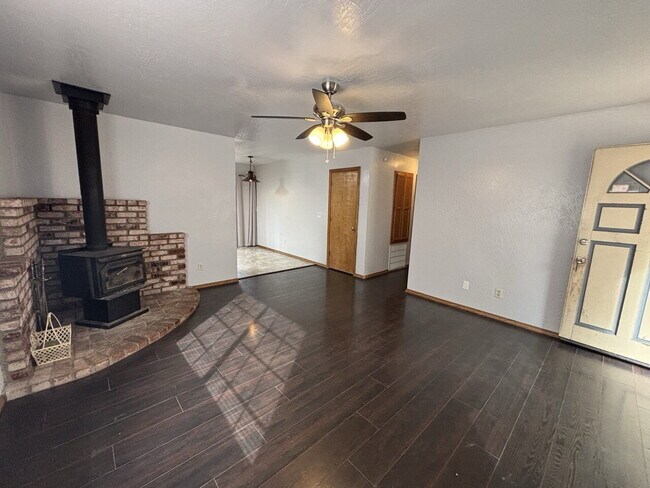 Photo - 3/2 on 3/4 acre lot near Holiday Market fo...