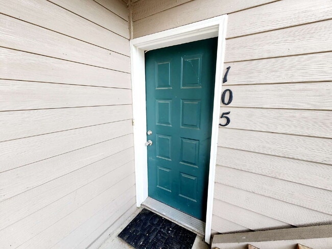 Photo - Beautiful Ground Floor 2 Bed 2 Bath Condo! Sunroom! Unit B105