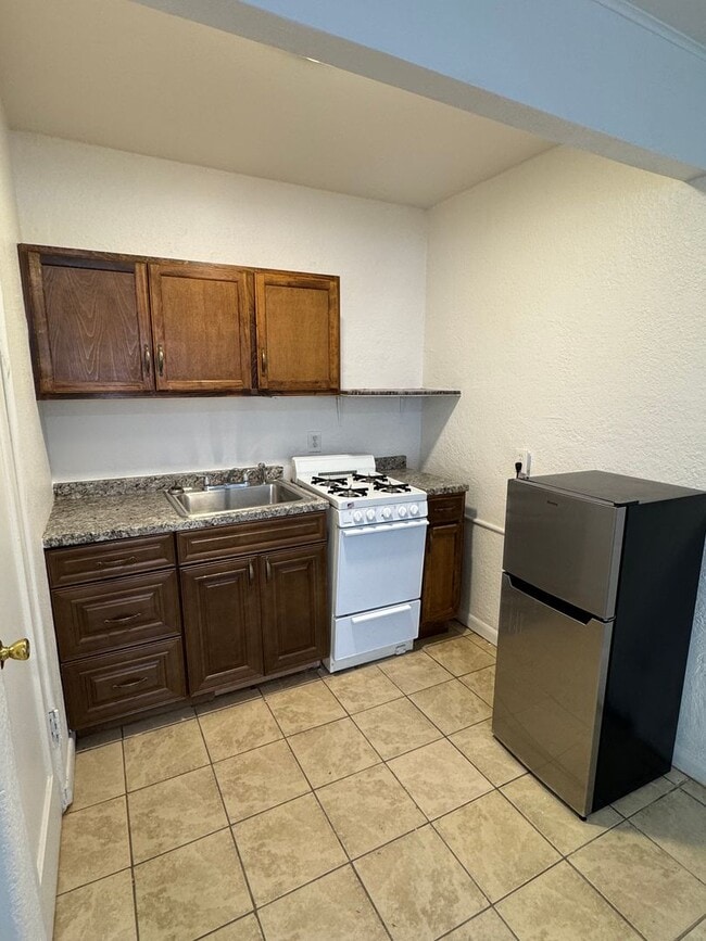 Photo - 2712 W Colorado Ave Unit 5