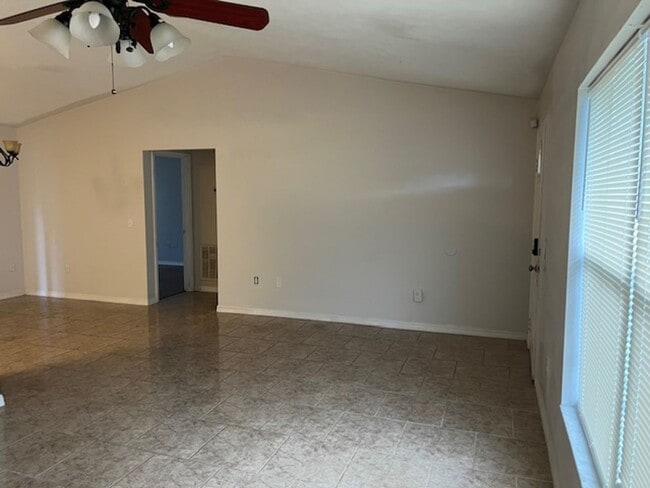 Photo - 4/2 home in Silver Spring Shores