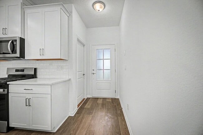 Photo - 61 Mellowood Ln