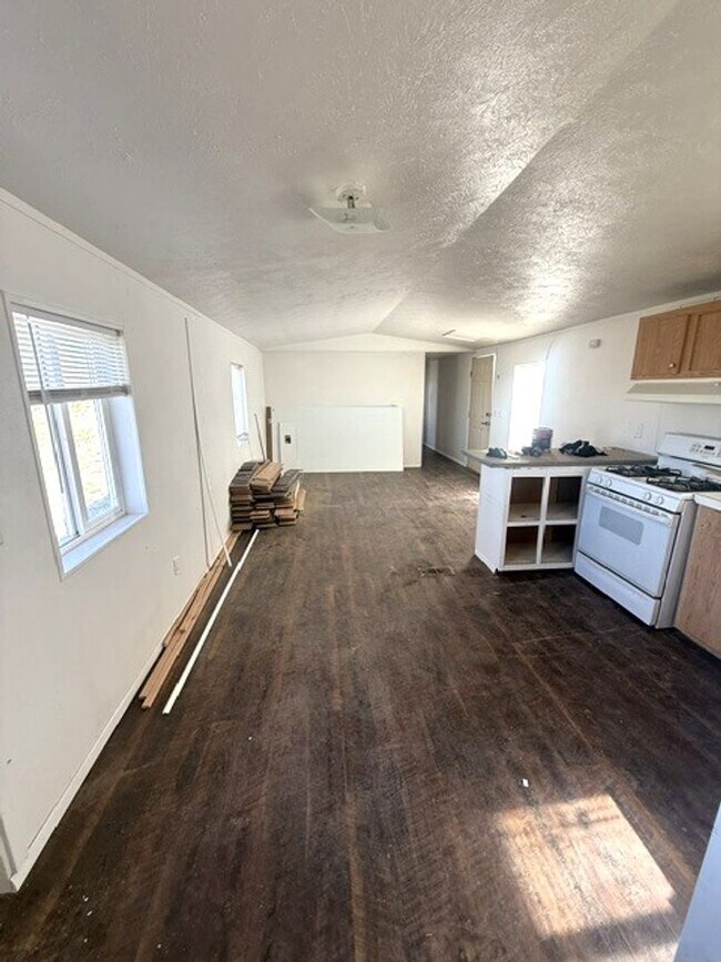 Photo - 3 bedroom single wide in Ryndon with Garage