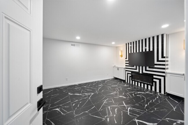 Photo - 2101 Fountain View Dr Unidad 25C