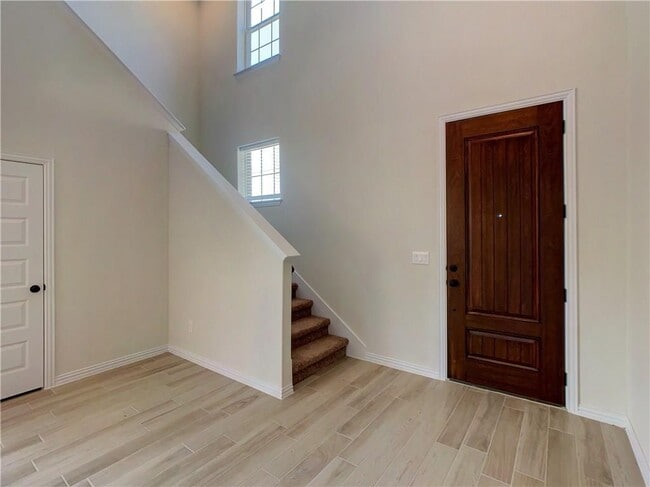2304 La Mirada St