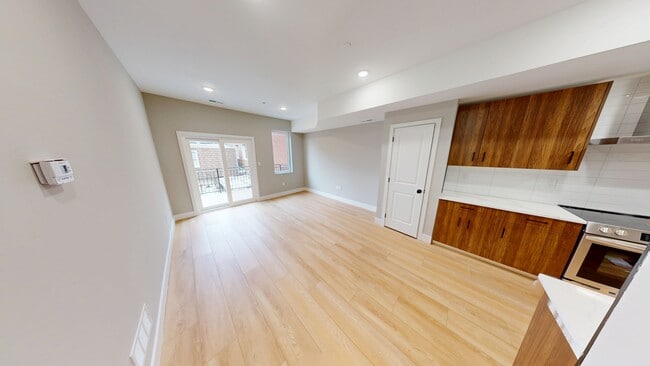 Building Photo - 1843 E Hazzard St Rental