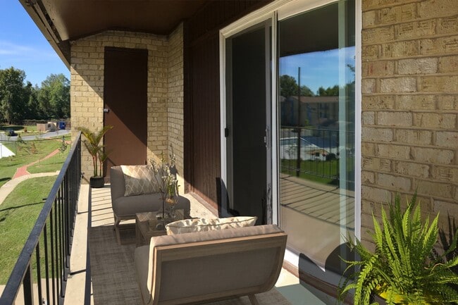 Photo - Landon Court Apartments