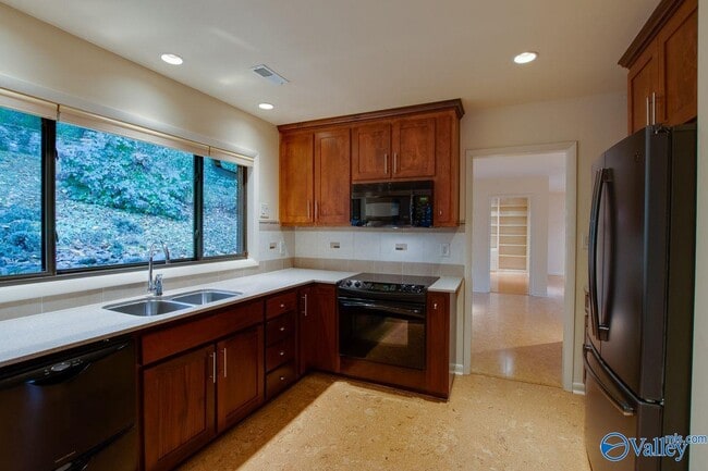 Photo - 1710 Montdale Rd SE