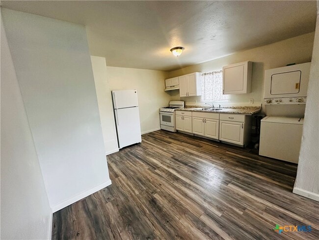 Photo - 714 S River St