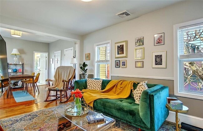 Building Photo - 220 Carpenter St Unit 2