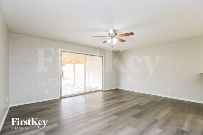 Photo - 8046 N 56th Ave