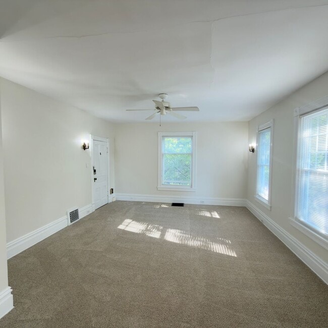 650 Hawthorne St NE Unit 650 Hawthorne St NE - Unit 2