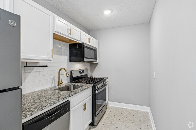 Studio - 450SF - Kitchen