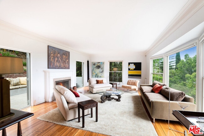Building Photo - 7911 Hillside Ave Rental