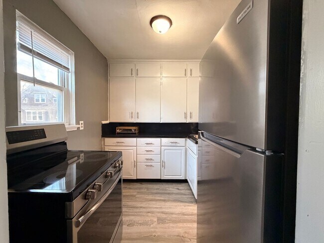 Photo - N 14th St Triplex Unit = 21 N 14th St