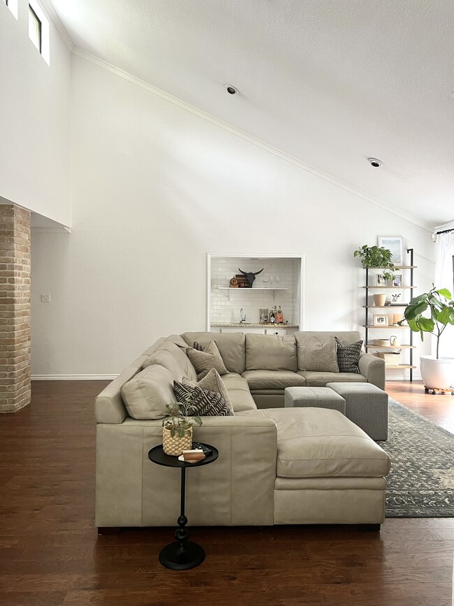 13403 La Vista Dr