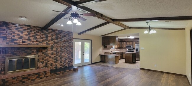 Photo - LARGE 3 BEDROOM HOME IN NORTHEAST CLOVIS