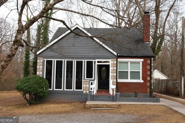 Photo - 1526 Childress Dr SW