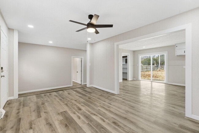 Photo - 2902 W Scott St