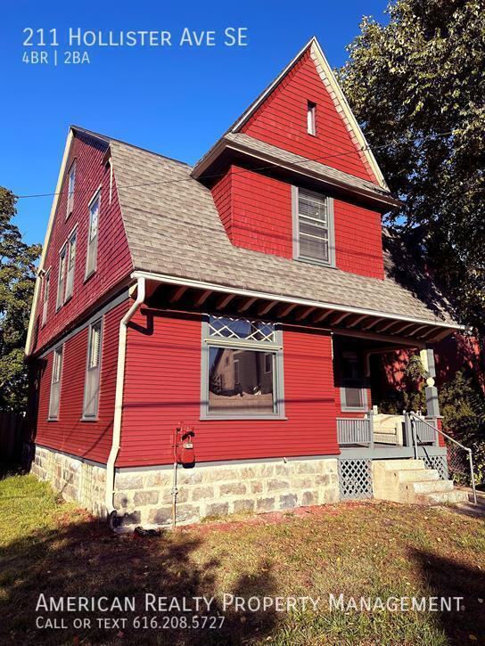 Photo - 211 Hollister Ave SE