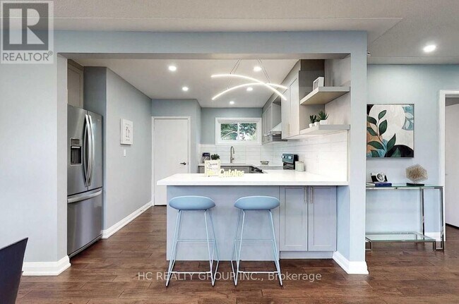 Photo - 101 Cartier Crescent