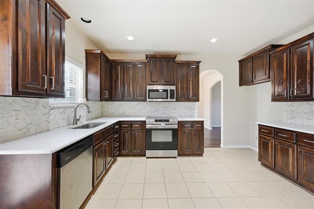 Photo - 700 Ireland Way