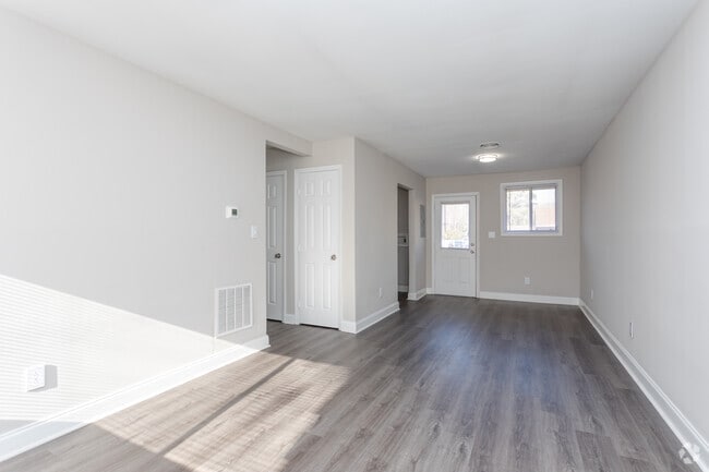 3BR, 1BA - 984SF - Living Area