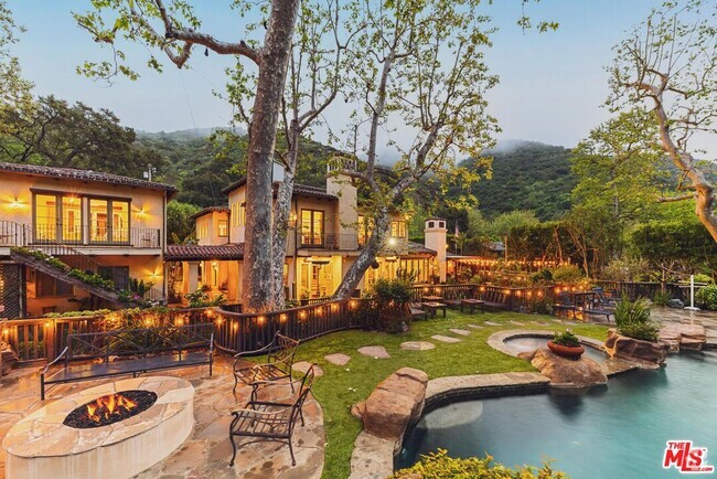 Building Photo - 2975 Mandeville Canyon Rd Rental