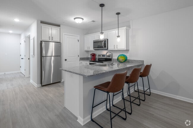 2BR, 2BA - 1,067SF Kitchen - Klerner Lane Apartments