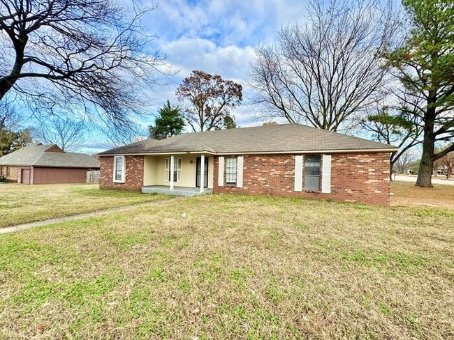 Photo - 4964 Barkshire Dr