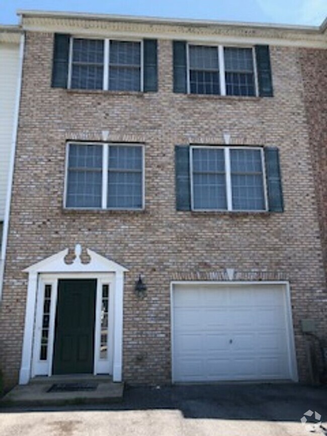 Building Photo - Spacious Hockessin Townhome