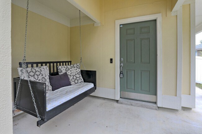 1104 Grey Fox Dr