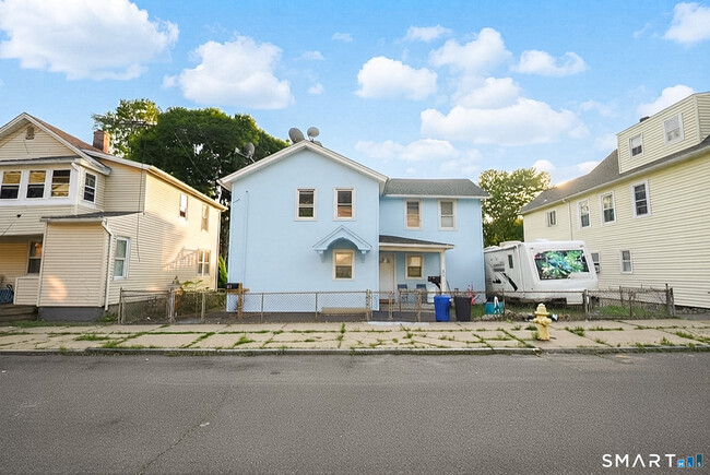 Building Photo - 12 Smith St Unit 2