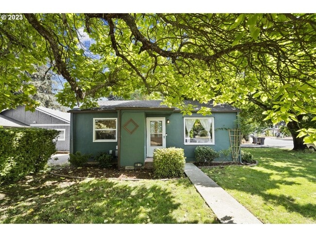 Building Photo - 3Bd/1Ba Mid Century Home In Canby~ A/C, 2 Additional Storage, and Spacious Yard!!!