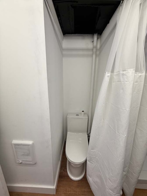 Photo - 82 W Broadway Unidad Room A