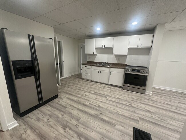 Beautiful 3 bedroom home located on Myrtle Hill Park!